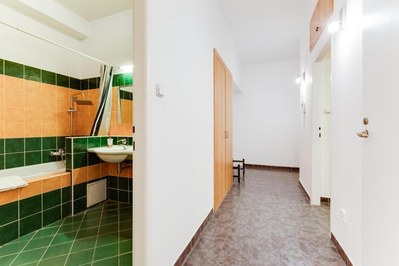 Exclusive Riverside Apartment In The Heart Of Прага Екстериор снимка