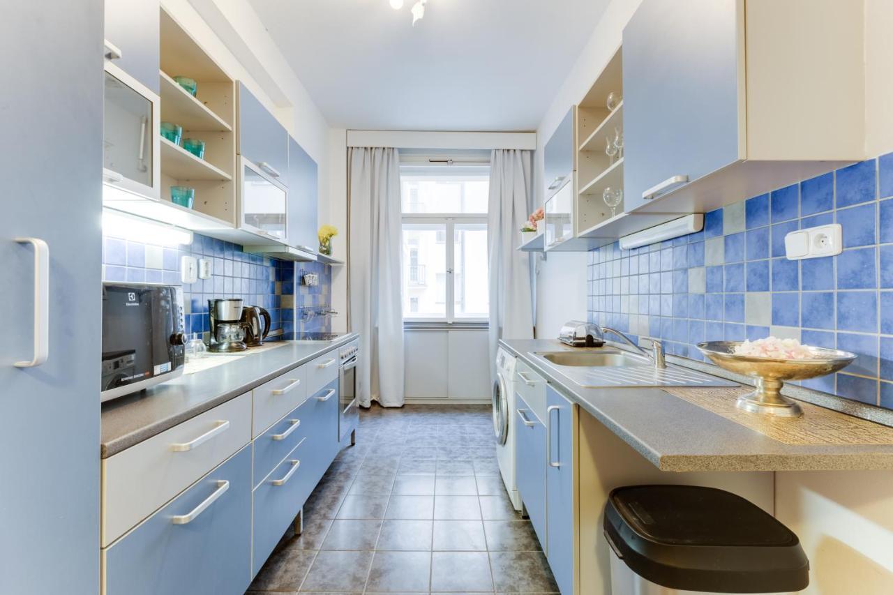 Exclusive Riverside Apartment In The Heart Of Прага Екстериор снимка